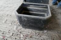 JFC DT20 DOUBLE PLASTIC WATER TROUGH - 4