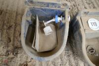 2 JFC PLASTIC DRINKING BOWLS - 4