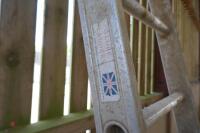 TRIPLE ALUMINIUM EXTENDING LADDER - 3