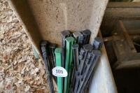 11 PLASTIC ELECTRIC FENCE STAKES - 2