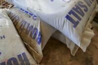 4 BAGS 25KG ROAD SALT - 2