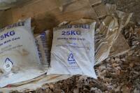 4 BAGS 25KG ROAD SALT - 3