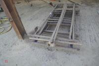SMALL SCAFFOLD TOWER - 4