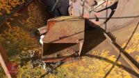 TEAGLE TOMERHAWK 4040 BALE SHREDDER - 9