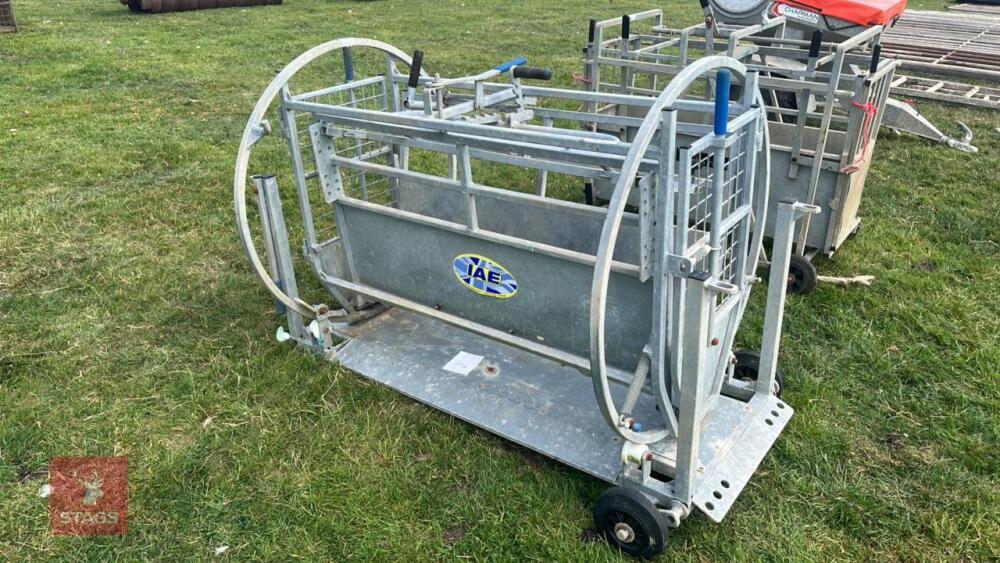 IAE SHEEP ROLL OVER CRATE