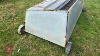 8' IAE WALK IN LAMB CREEP FEEDER - 5