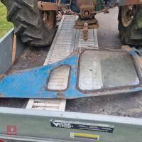 FORD 3000 2WD TRACTOR - 9
