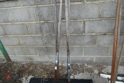 4 X 4 TINE DUNG FORKS