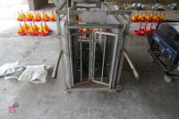 PHARMWEIGH PIG/ SHEEP WEIGHT CRATE - 4