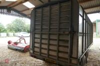 BATEMAN 20' TWIN AXLE LIVESTOCK TRAILER - 26