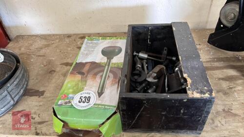 BOX OF CLAMPS + SOLAR LIGHT