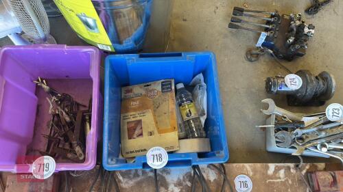 BOX OF DECORATING SUNDRIES