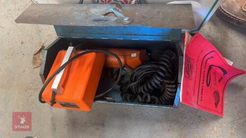 LISTER HAND ELECTRIC CHIPPERS