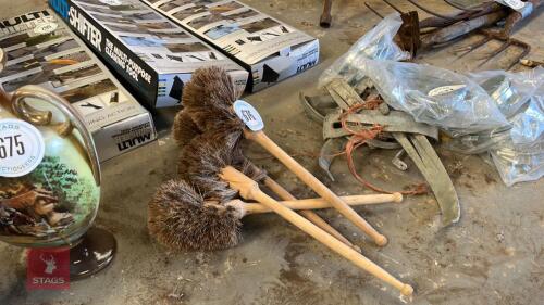 OLD STYLE TOILET BRUSHES