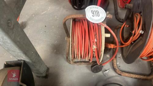 EXTENSION LEAD