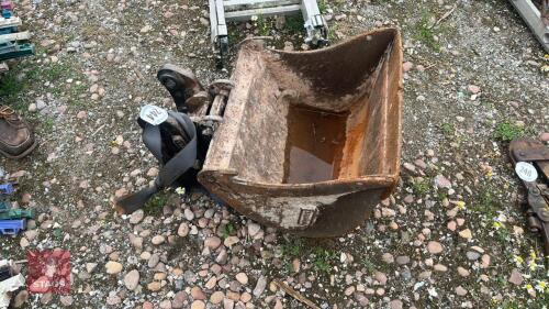 18'' DIGGING BUCKET + QUICK HITCH