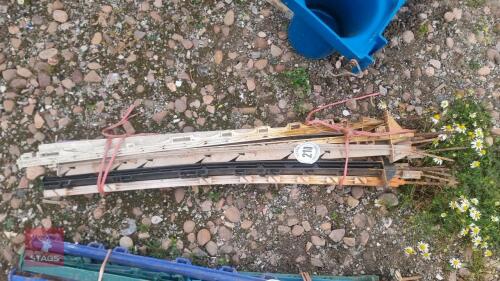 10 MIXED ELECTRIC FENCE STAKES