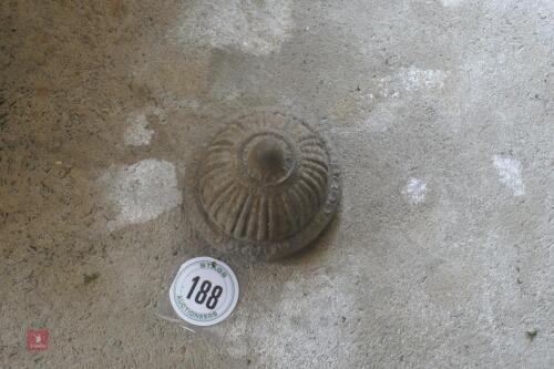CAST IRON ORNATE PUMP TOP