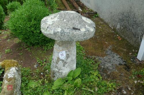 GRANITE STADDLE STONE