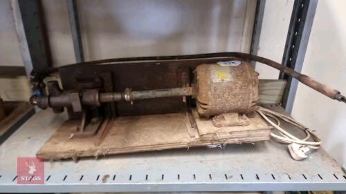 VINTAGE SHEARING MACHINE G.W.O