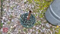 METAL UMBRELLA STAND - 3
