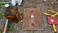 MANHOLE COVER - 4