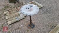 METAL FREESTANDING BIRD BATH - 3