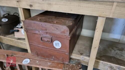 LRG METAL TRUNK