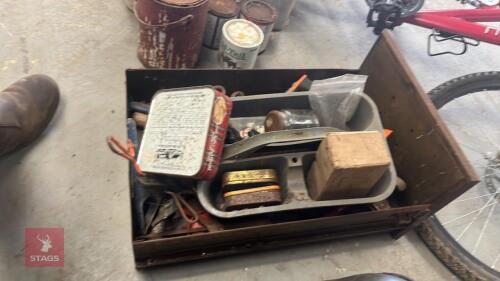 BOX OF HAND TOOLS