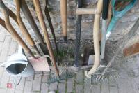 SELECTION OF GARDEN & OUTDOOR TOOLS - 3