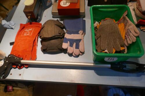 BOX OF KNEEPADS GLOVES & LITTER PICKER