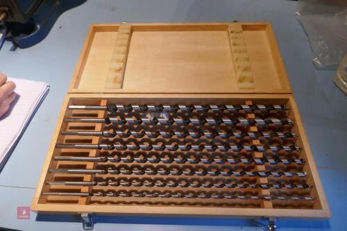 BOX OF BRACE BITS
