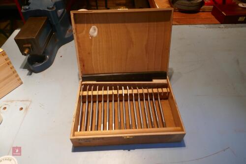 BOX OF FLAT DRILL BITS