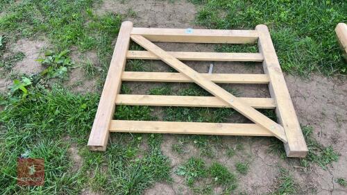 4' WOODEN HUNTING GATE