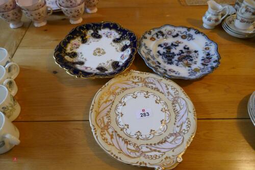 3 DECORATIVE PLATES