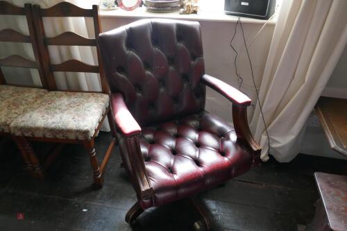 CAPTAINS CHAIR