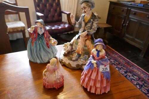 4 FIGURINES