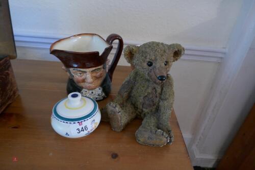DECORTIVE FIGURINES