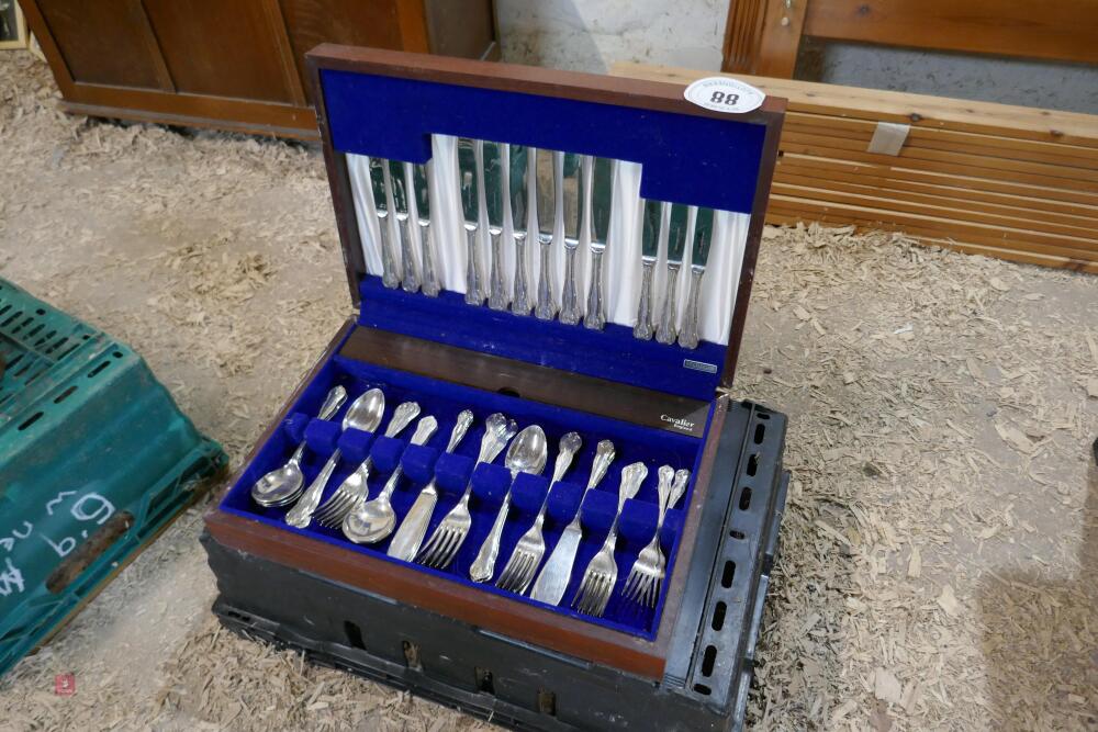 CAVALIER SILVER PLATE CUTLERY SET