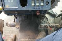 1988 JOHN DEERE 2650 4WD TRACTOR - 67