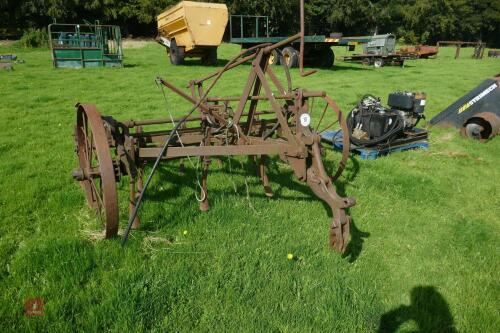 RANSOMES NO 11 DAUNTLESS CULTIVATOR (38)