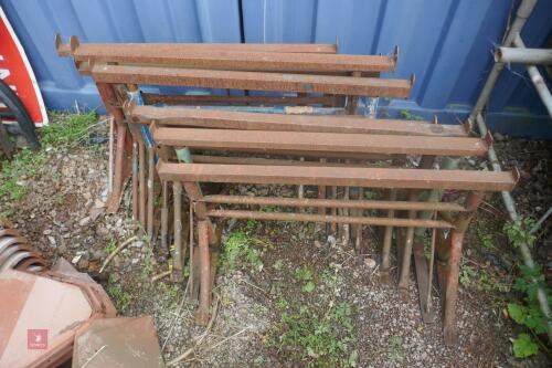9 X BUILDERS TRESSELS