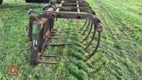 MERLO 6' DUNG GRAB - 3