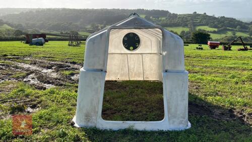 LARGE CALF HUTCH