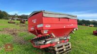 2004 KUHN MDS 1132 FERTILISER SPREADER - 6