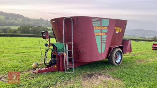 2009 STRAUTMAN VERTMIX 1800 DIET FEEDER
