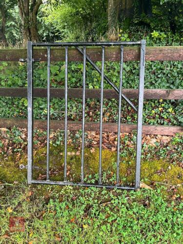 HEAVY DUTY METAL GATE