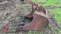 34'' DIGGING BUCKET - 4