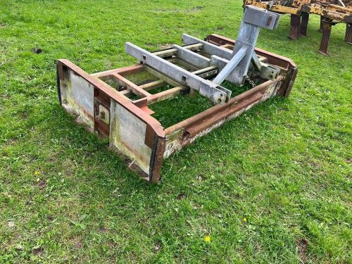BOX YARD SCRAPER