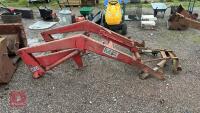 MF 80 TRACTOR FORE LOADER - 2